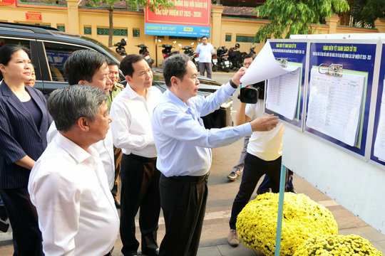Chủ tịch Quốc hội Trần Thanh Mẫn kiểm tra, làm việc với Ủy ban Bầu cử TP Cần Thơ