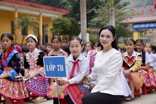 "Chắp cánh ước mơ cho em" sưởi ấm học sinh vùng cao