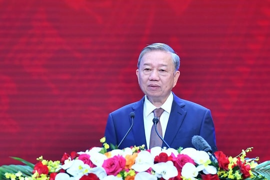 Vững bước dưới cờ Đảng