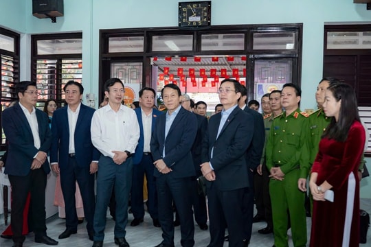 Đoàn giám sát Hội đồng Bầu cử Quốc gia làm việc với TP Huế