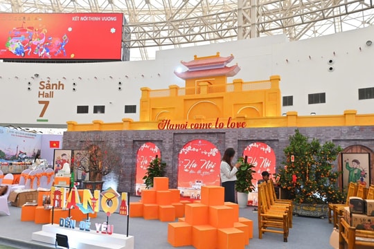 Hà Nội tăng cường 6 tuyến buýt tham quan Hội chợ Mùa Xuân