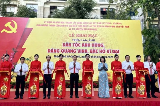 TP.HCM: Triển lãm ảnh chào mừng 96 năm Ngày thành lập Đảng Cộng sản Việt Nam