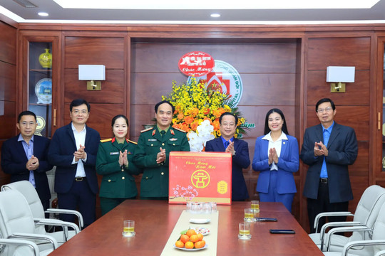 Lãnh đạo thành phố Hà Nội thăm, chúc Tết tại Bệnh viện Trung ương Quân đội 108