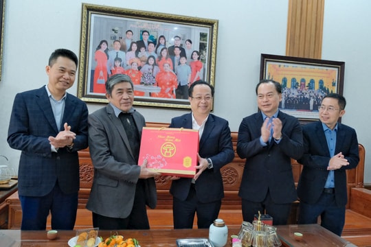 Phó Chủ tịch Thường trực HĐND TP Hà Nội Trần Thế Cương thăm , chúc Tết các đơn vị , cá nhân