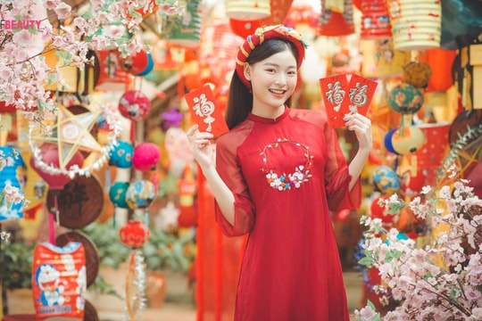 Người trẻ chọn “cày cuốc” để lấy tiền về quê ăn Tết