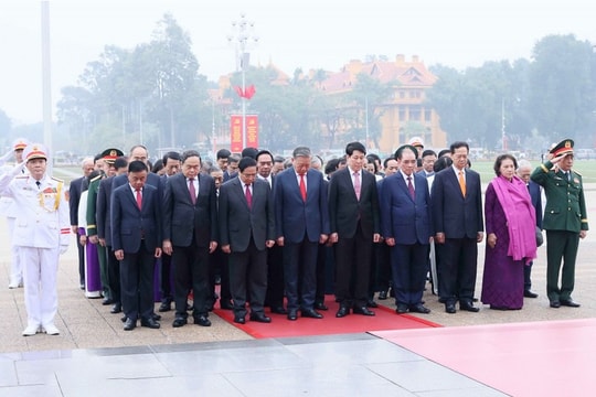 Lãnh đạo Đảng, Nhà nước, TP Hà Nội vào Lăng viếng Chủ tịch Hồ Chí Minh