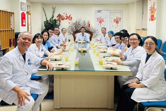 Ấm áp bữa cơm công đoàn Bệnh viện Hữu Nghị