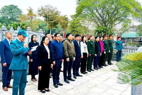 Xã Nam Phù: Tri ân các Anh hùng liệt sĩ nhân kỷ niệm 96 năm ngày Thành lập Đảng
