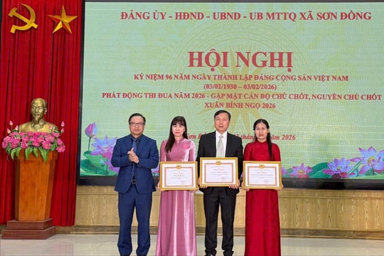 Sơn Đồng: Nhiều tập thể, cá nhân xuất sắc được khen thưởng