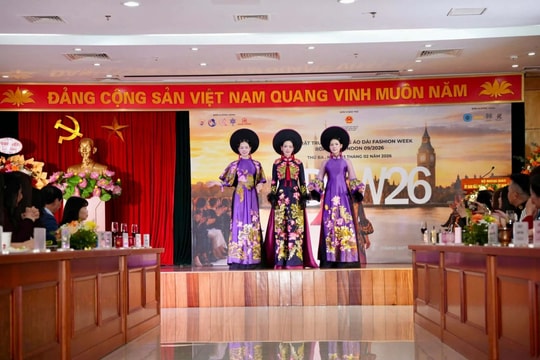 Áo dài - Sàn diễn của di sản, tương lai của phong cách