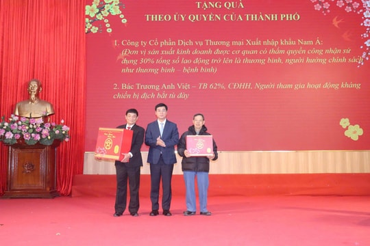 Phường Yên Sở gặp mặt, tri ân người có công nhân dịp Tết Nguyên đán Bính Ngọ 2026