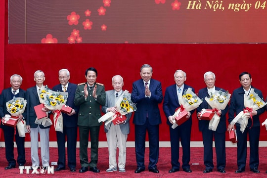 Tổng Bí thư Tô Lâm gặp mặt cán bộ công an cấp cao các thời kỳ