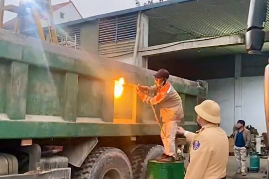 Hà Nội: Cơi nới thùng, tài xế và chủ xe bị phạt hơn 60 triệu đồng
