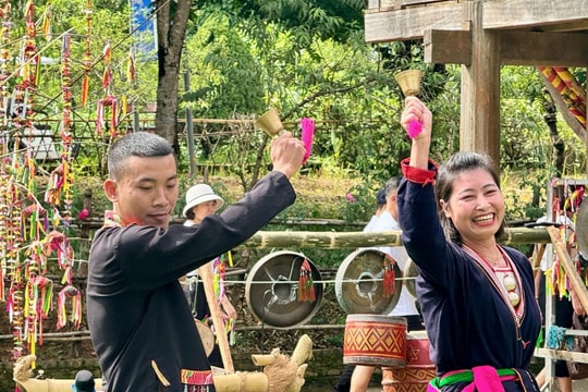 "Xuân quê hương" tôn vinh bản sắc văn hóa các dân tộc Việt Nam