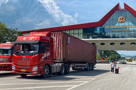 Thủ tướng chỉ đạo tháo gỡ vướng mắc về an toàn thực phẩm