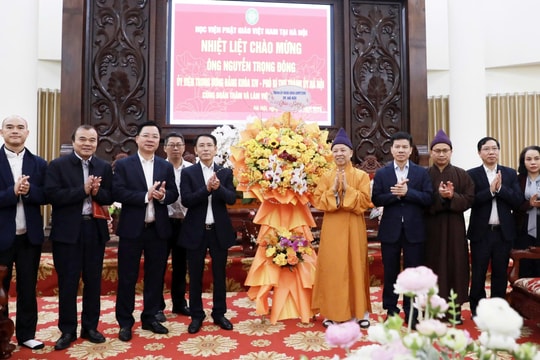 Phó Bí thư Thành ủy Nguyễn Trọng Đông thăm, chúc Tết Học viện Phật giáo Việt Nam tại Hà Nội và các đơn vị Công an