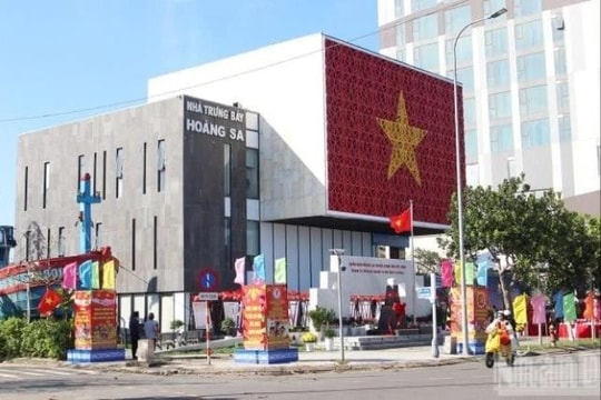 Đà Nẵng: Khánh thành biển tên Ủy ban nhân dân đặc khu Hoàng Sa