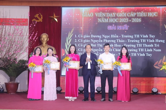 Phường Vĩnh Hưng khen thưởng nhiều giáo viên, học sinh đạt thành tích cao