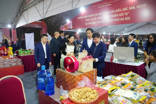Khai mạc không gian quảng bá sản phẩm tiêu biểu, đặc sản, OCOP phục vụ Tết Bính Ngọ tại Sơn Tây