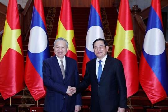 Việt Nam-Lào đẩy mạnh hợp tác toàn diện, tăng cường gắn kết chiến lược