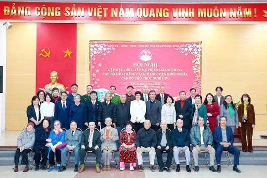 Phường Kim Liên gặp mặt Bà mẹ Việt Nam anh hùng, cán bộ lão thành cách mạng
