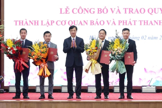 Công bố và trao Quyết định thành lập Cơ quan Báo và Phát thanh, Truyền hình Hà Nội
