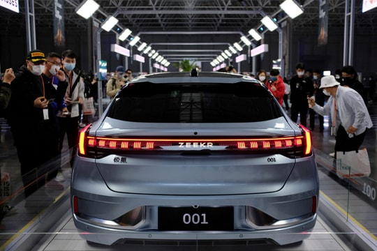 Các nhà sản xuất ô tô tính hướng phát triển bền vững, linh hoạt hơn