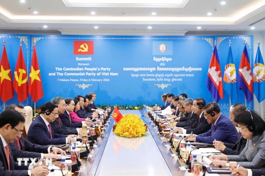Cuộc gặp giữa Bộ Chính trị Đảng Cộng sản Việt Nam và Ban Thường vụ Trung ương Đảng Nhân dân Campuchia