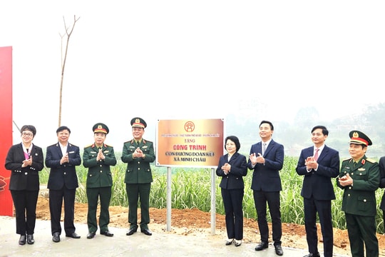 Ấm áp “Tết Quân - Dân” ở xã đảo Minh Châu