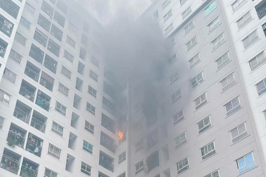Hà Nội: Kịp thời xử lý vụ cháy chung cư tại phường Đông Ngạc