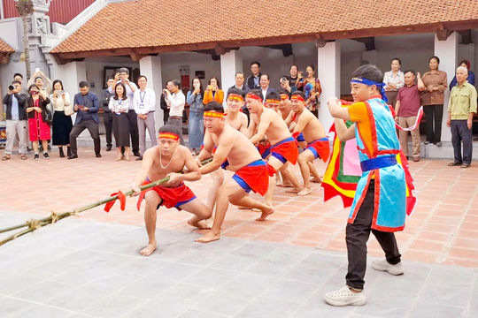 Độc đáo nét văn hóa đền Bà Xuân Lai