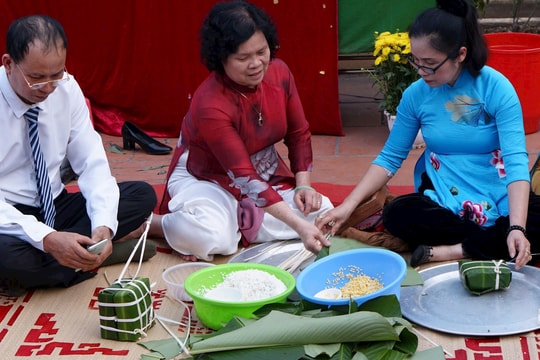 Ấm áp Ngày hội “Bánh chưng xanh mừng xuân Bính Ngọ 2026” tại phường Hồng Hà