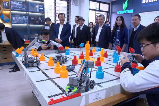 Vân Đình: khánh thành Phòng học STEM, hỗ trợ giáo dục và an sinh xã hội