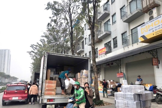 Trung chuyển hàng hóa trên phố Phạm Tu: Vi phạm kéo dài, chưa xử lý dứt điểm