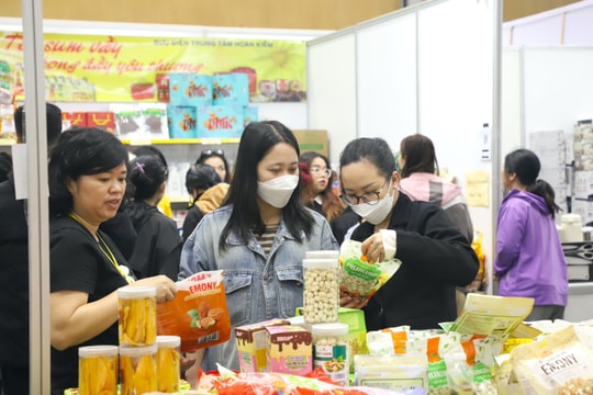 Chợ Tết Công đoàn - điểm tựa nghĩa tình để người lao động đón Xuân đủ đầy