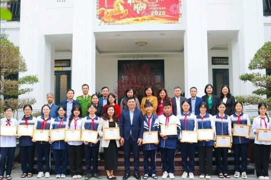 Quốc Oai khen thưởng các học sinh đạt giải cấp thành phố