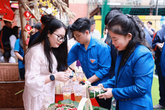 Ấm áp “Tết sum vầy - Xuân ơn Đảng” phường Thanh Xuân