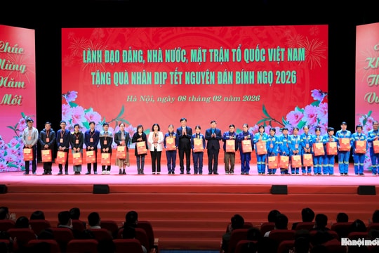 "Tết sum vầy - Xuân ơn Đảng” lan tỏa nghĩa tình với công nhân Thủ đô