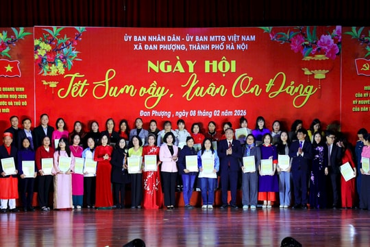 Chủ tịch HĐND thành phố Phùng Thị Hồng Hà dự Ngày hội “Tết sum vầy - Xuân ơn Đảng” tại xã Đan Phượng
