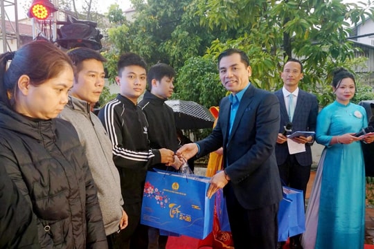 Công đoàn phường Long Biên: Chăm lo thiết thực để đoàn viên, người lao động đón Tết ấm áp, nghĩa tình