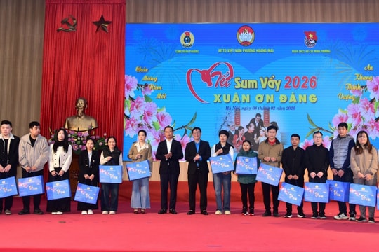 Mang Tết sớm đến với người lao động phường Hoàng Mai