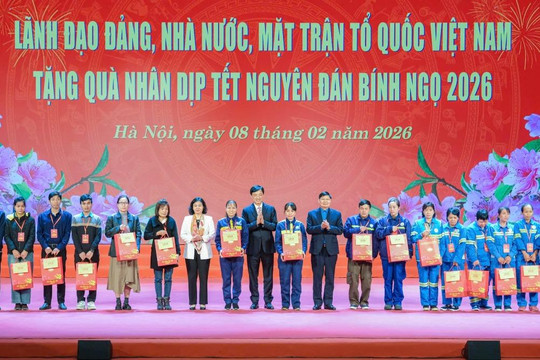 “Tết sum vầy” của công nhân lao động Thủ đô