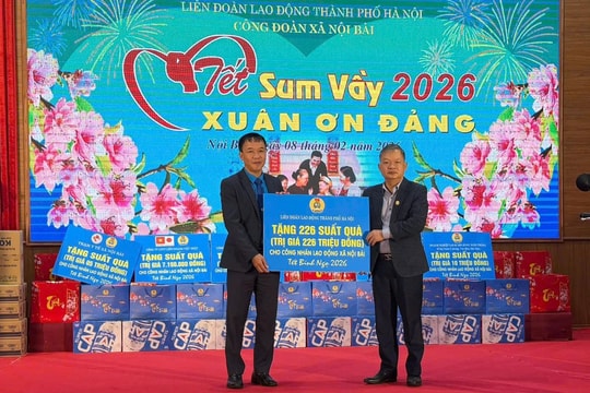 Xã Nội Bài trao quà Tết cho gia đình chính sách, lan tỏa nghĩa tình xuân Bính Ngọ 2026