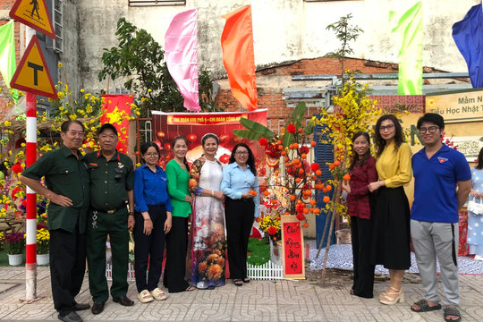 TP Hồ Chí Minh: nhiều khu dân cư tổ chức chương trình “Xuân đoàn kết – Tết nghĩa tình”