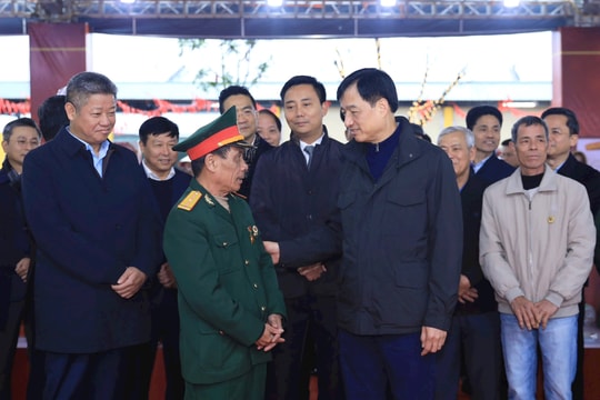 Bí thư Thành ủy Hà Nội Nguyễn Duy Ngọc: Phát triển xã Minh Châu ngày càng giàu đẹp, nhân dân ấm no, hạnh phúc