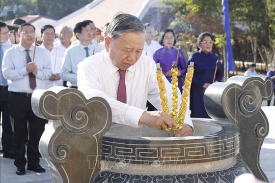 Tổng Bí thư Tô Lâm dâng hương tại Tây Ninh và thành phố Hồ Chí Minh