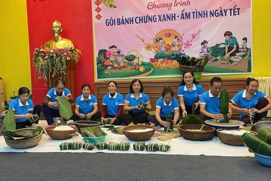 Bánh chưng xanh - ấm tình ngày Tết ở Thạch Thất