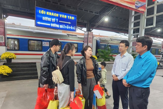 TP Hồ Chí Minh: Hàng nghìn công nhân lên “Chuyến tàu Công đoàn” về quê đón Tết