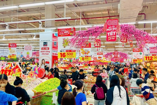 Thị trường bán lẻ sôi động những ngày cận Tết