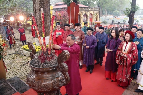 “Tống cựu nghinh tân” tái hiện tinh hoa Tết cung đình Thăng Long